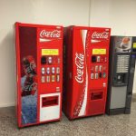 Maquinas expendedoras de bebidas en el Free Shop de Ezeiza