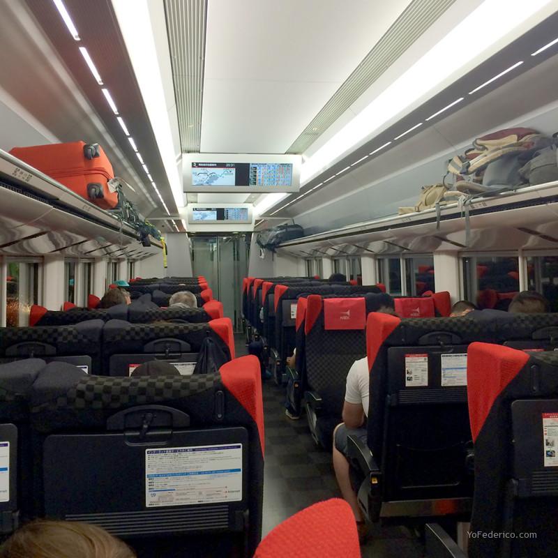 Interiores de los vagones del Narita Express N'Ex