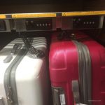 Lockers numéricos gratuitos para valijas en el Narita Express. No los recomiendo.