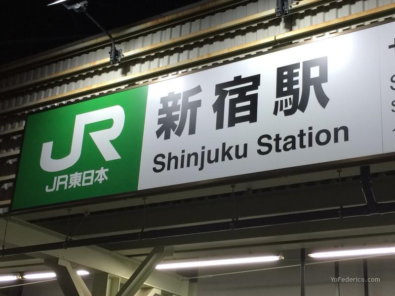Estación ferroviaria de Shinjuku, Tokyo, Japón
