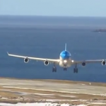 Aterrizaje glorioso de Aerolíneas Argentinas en Ushuaia con viento cruzado