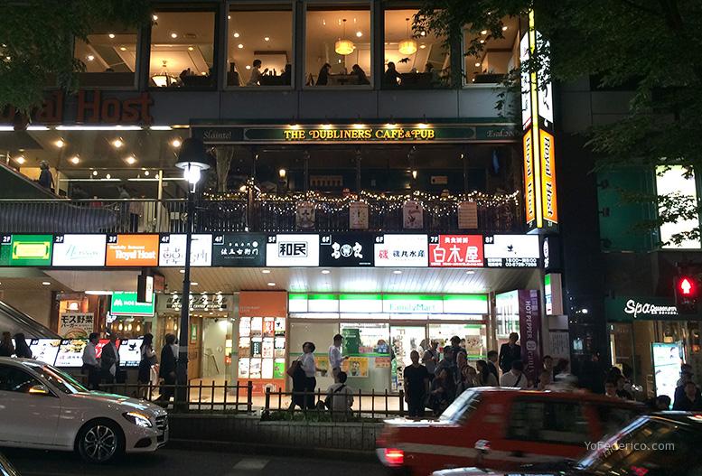 Pub irlandés en un primer piso, Shibuya.