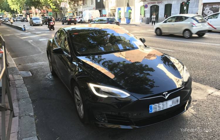 Pedí un UBER en Madrid y me vino un Tesla!