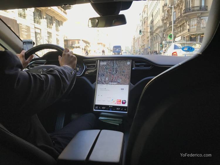 Pedí un UBER en Madrid y me vino un Tesla! 2