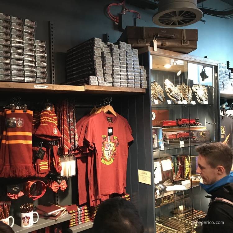 La tienda de Harry Potter en la estación King´s Cross de Londres 8